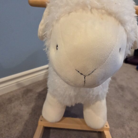 Rocking lamb - Picture 3 of 3